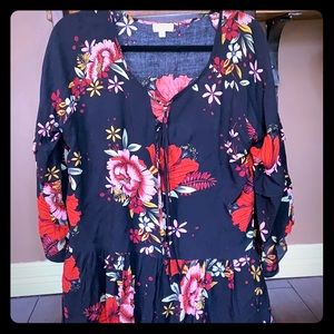 Gorgeous top with ruffle details NEVER WORN.